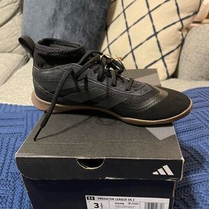 Adidas predator league in 3 indoor soccer shoe kids size 3 1/2